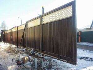 Откатные ворота для загородного дома на винтовых сваях под ключ
